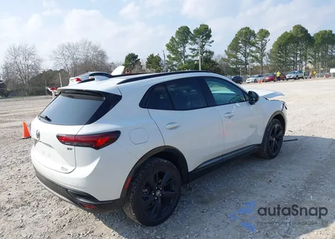 2023 Buick Envision Essence Awd z USA, uszkodzony, nr VIN LRBFZPR46PD187633